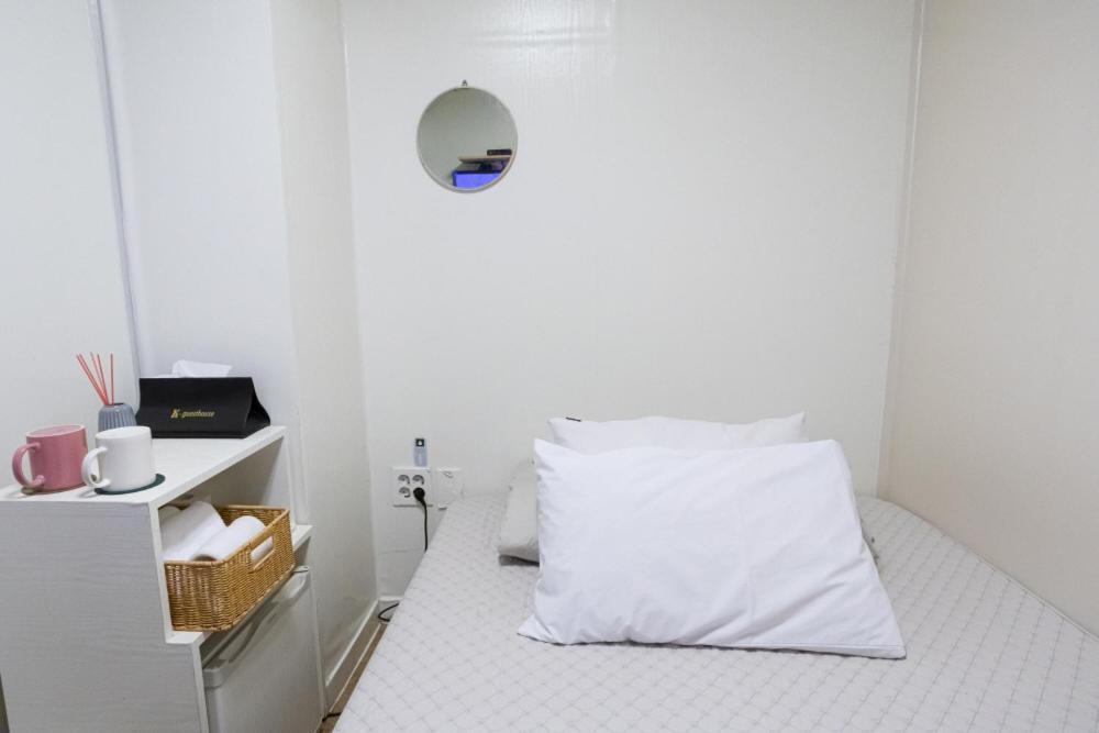 K Stay Guesthouse Myeongdong First Seúl Exterior foto